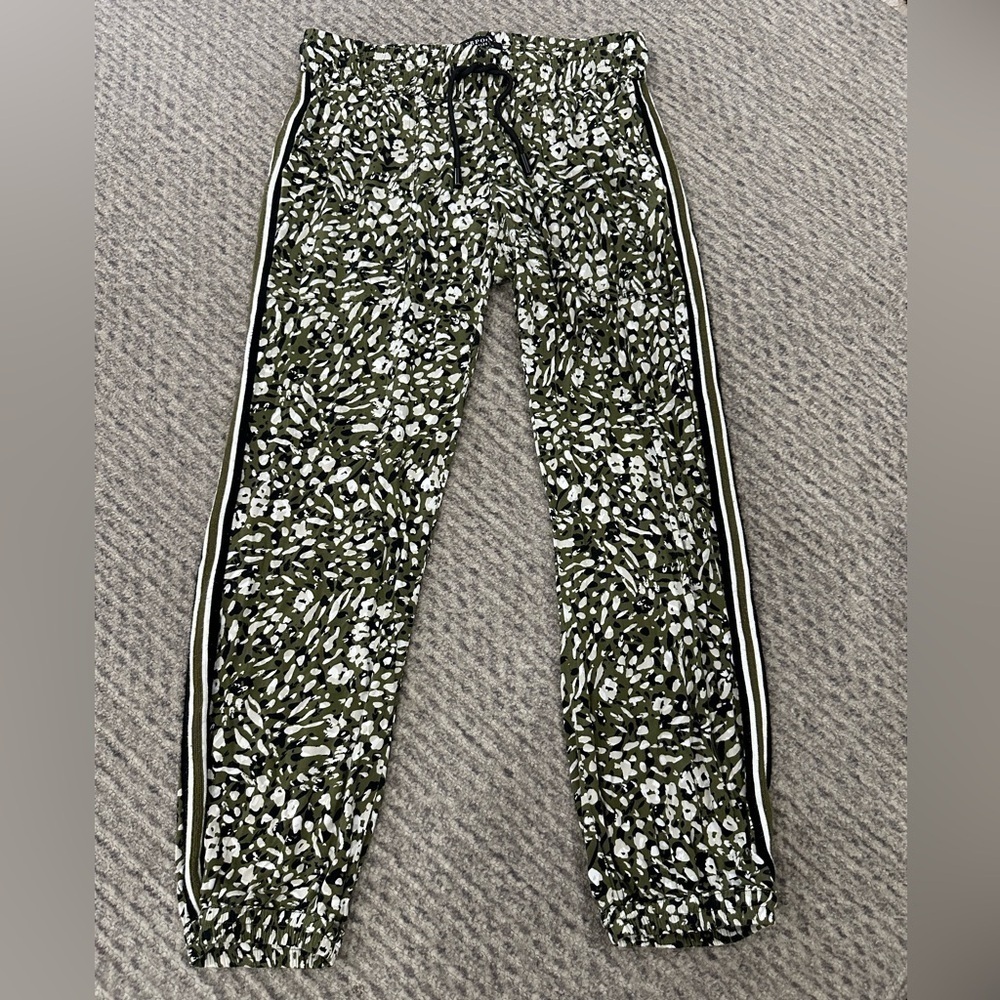 LIVERPOOL Women’s Leopard Print Joggers